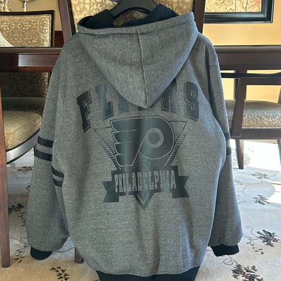 Men’s Philadelphia Flyers reversible heavy weight fleece hoodie. Gray/Black - Picture 4 of 10